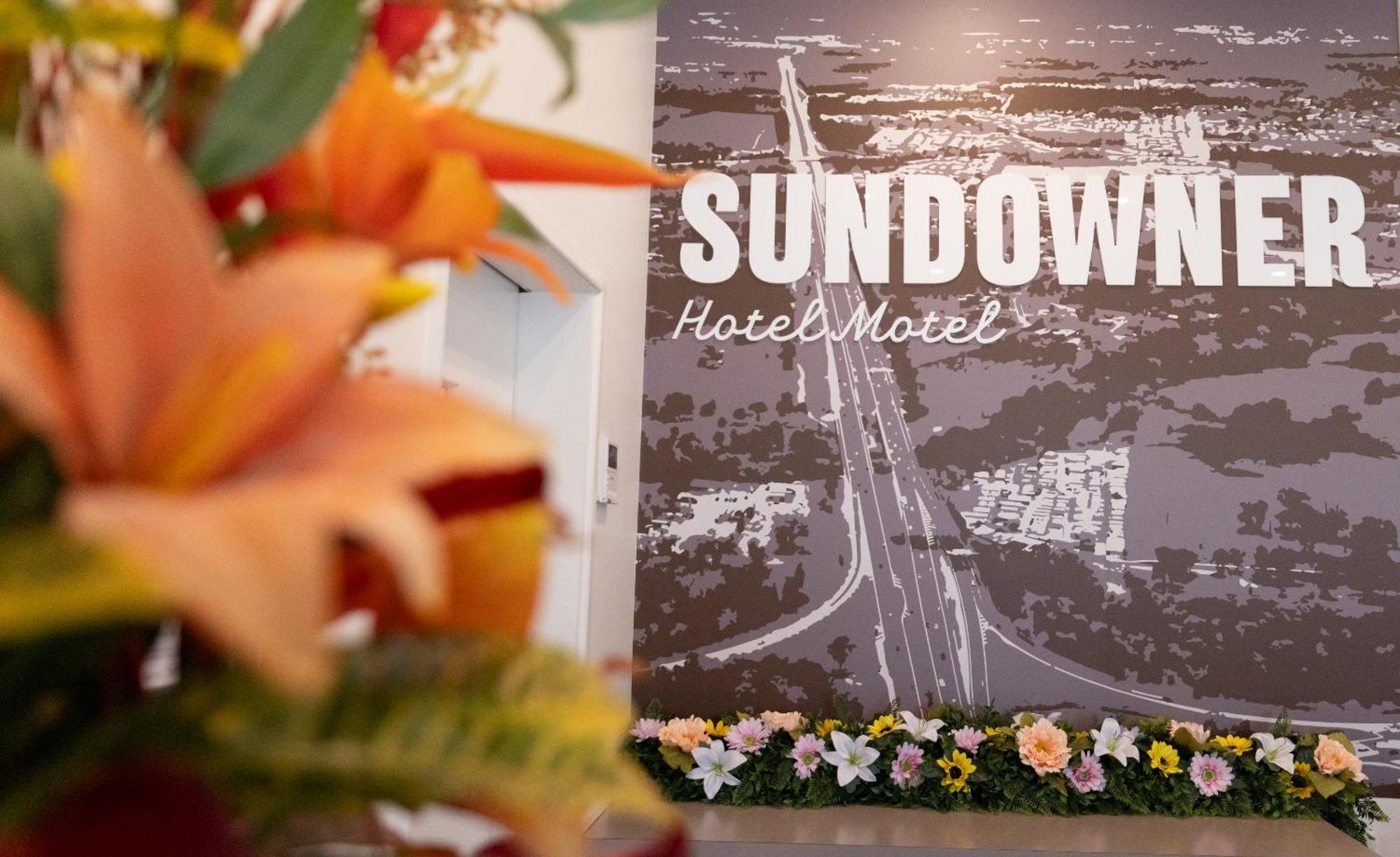 Sundowner Hotel Motel Кабулчер Экстерьер фото